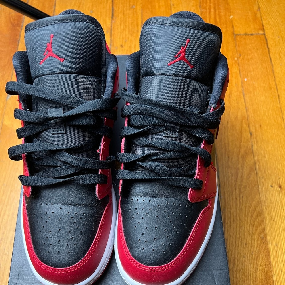 Air Jordan low